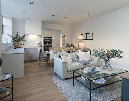 One Navy, Bath Apartment Ngoại thất bức ảnh