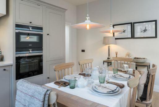 One Navy, Bath Apartment Ngoại thất bức ảnh