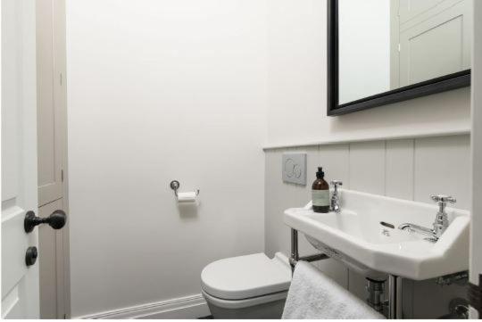 One Navy, Bath Apartment Ngoại thất bức ảnh