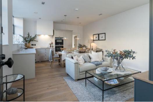 One Navy, Bath Apartment Ngoại thất bức ảnh