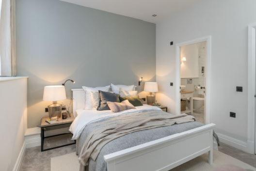 One Navy, Bath Apartment Ngoại thất bức ảnh